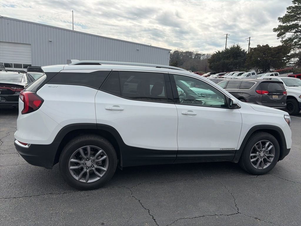 Used 2024 GMC Terrain SLT image 8