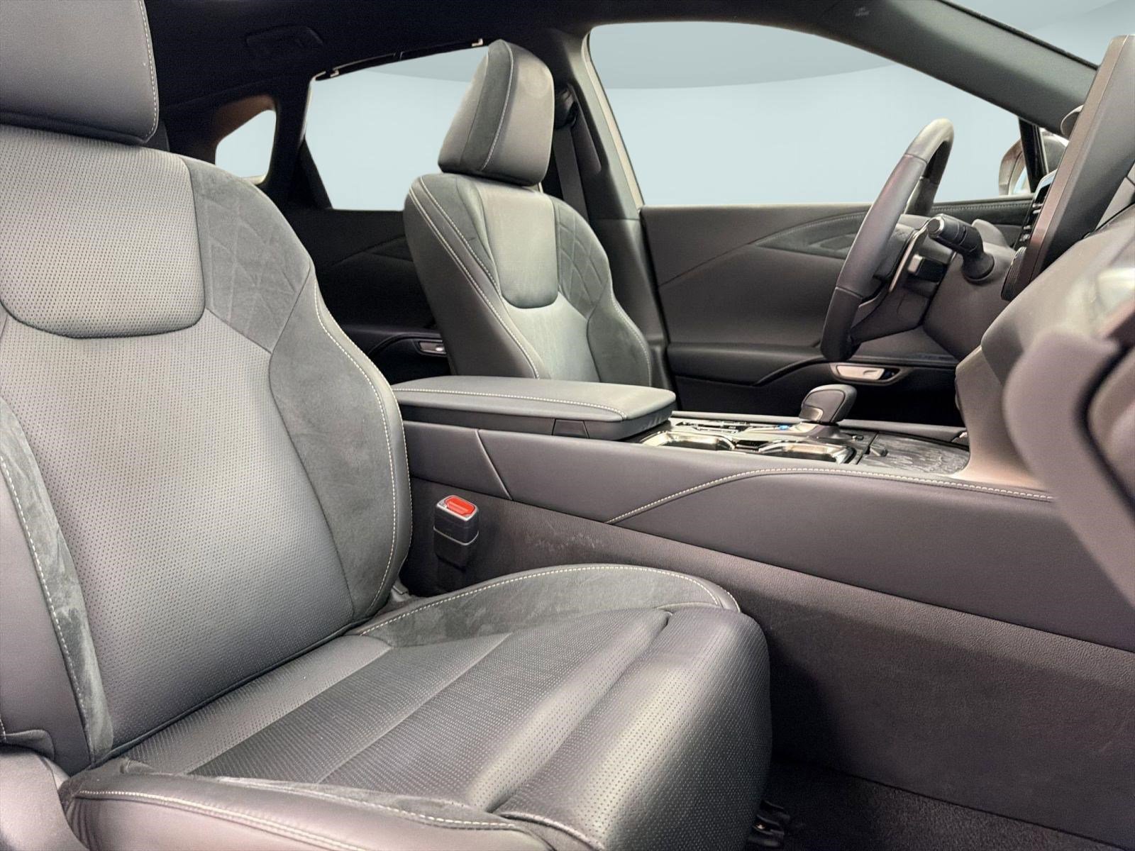 Used 2024 Lexus RX 350 AWD w/ Convenience Package image 30
