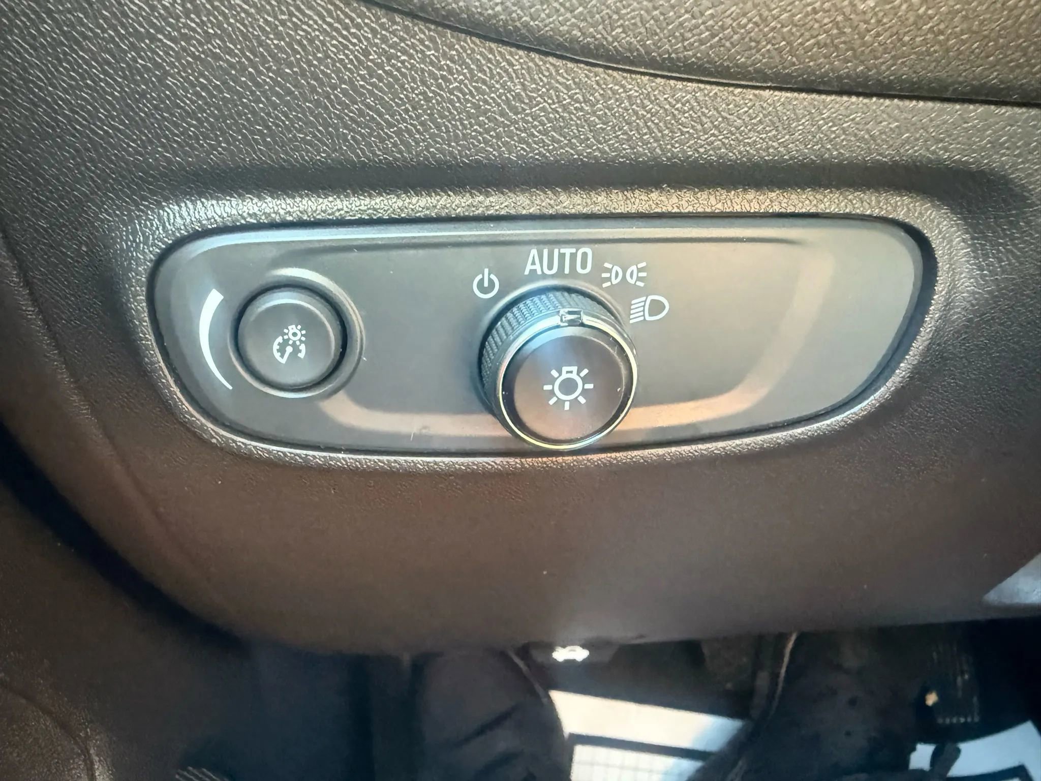 Used 2023 Chevrolet Equinox RS image 24