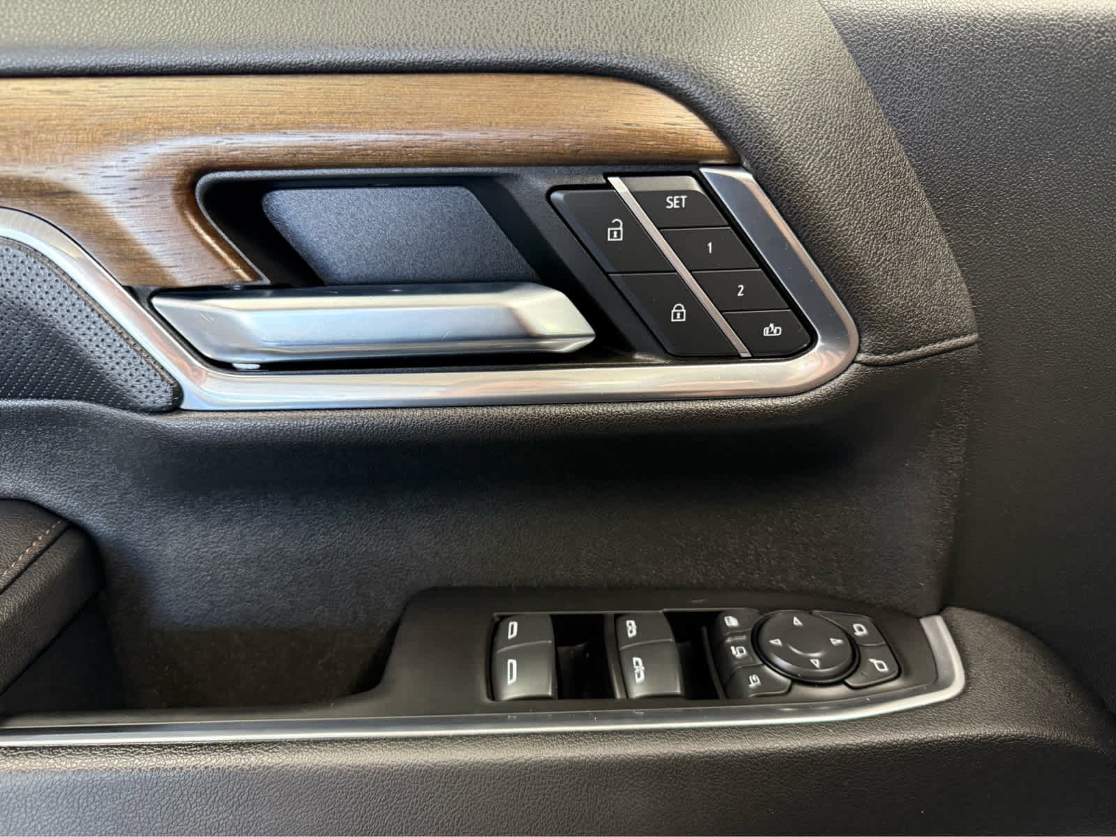 Used 2024 Chevrolet Silverado 2500 High Country image 10