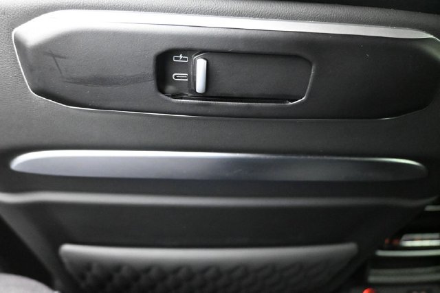 Certified 2025 BMW X7 M60i AWD/4WD image 17