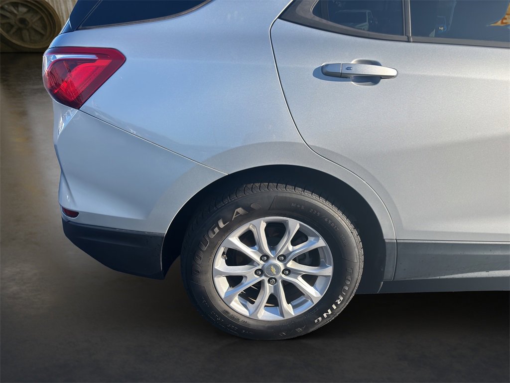 Used 2019 Chevrolet Equinox LS w/ LS Convenience Package image 8
