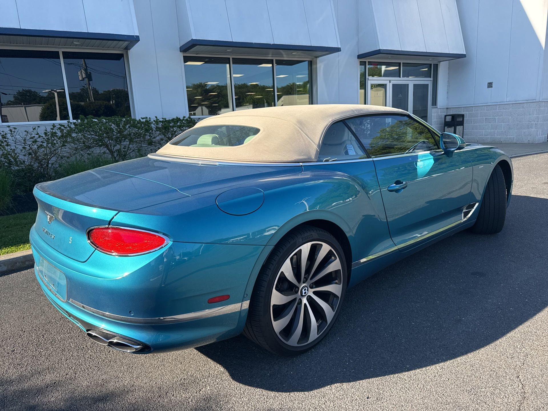 Used 2024 Bentley Continental GT AWD/4WD image 2