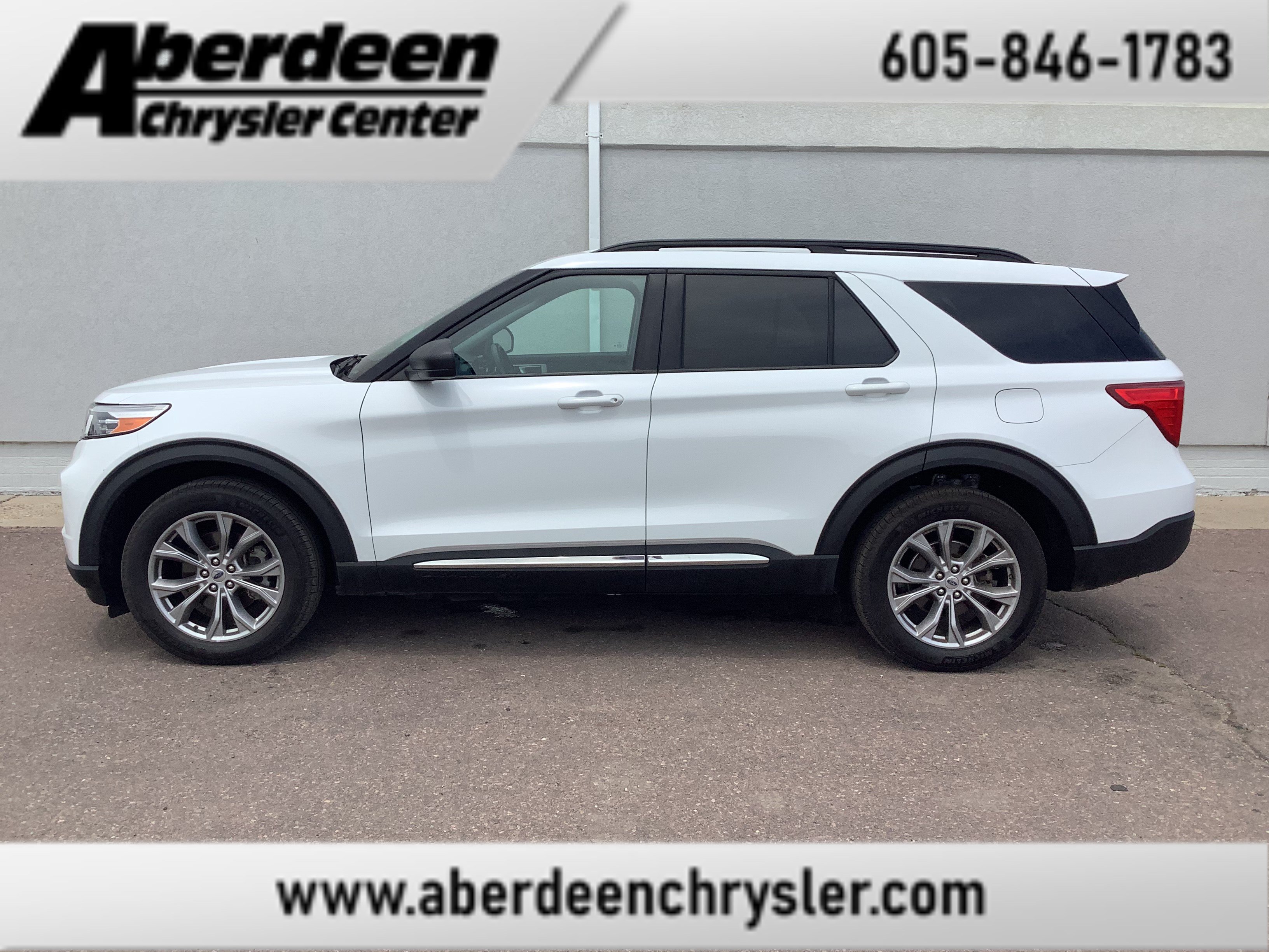 Used 2022 Ford Explorer XLT w/ Equipment Group 202A AWD/4WD image 1