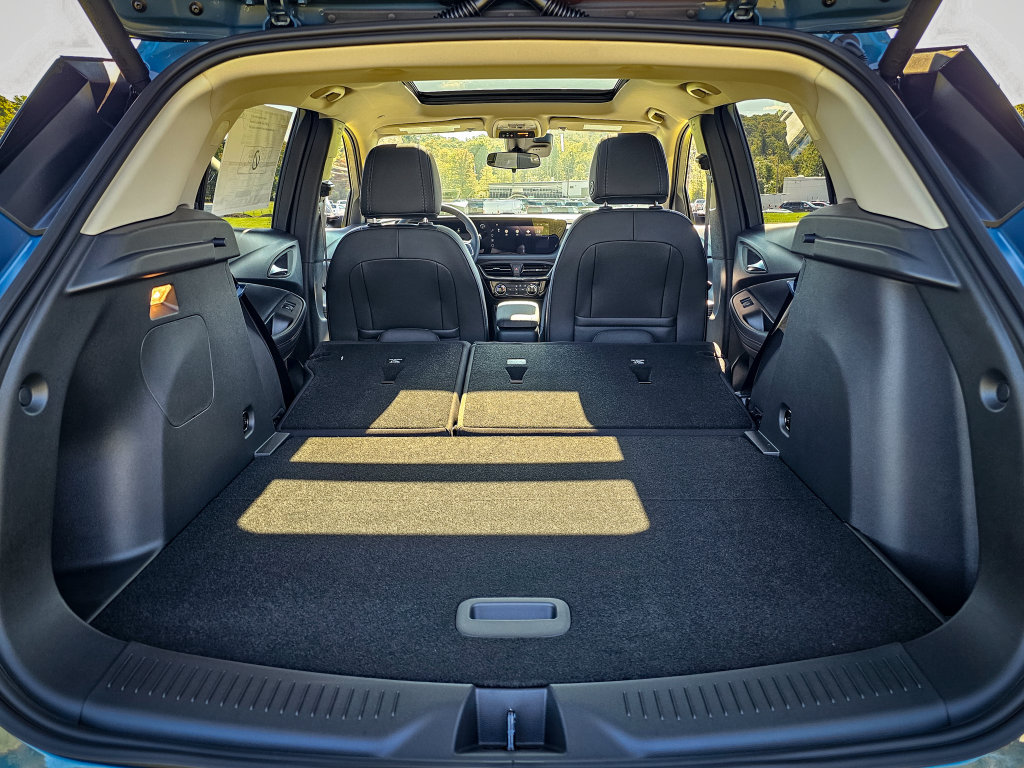 New 2026 Buick Encore GX Sport Touring AWD/4WD image 32