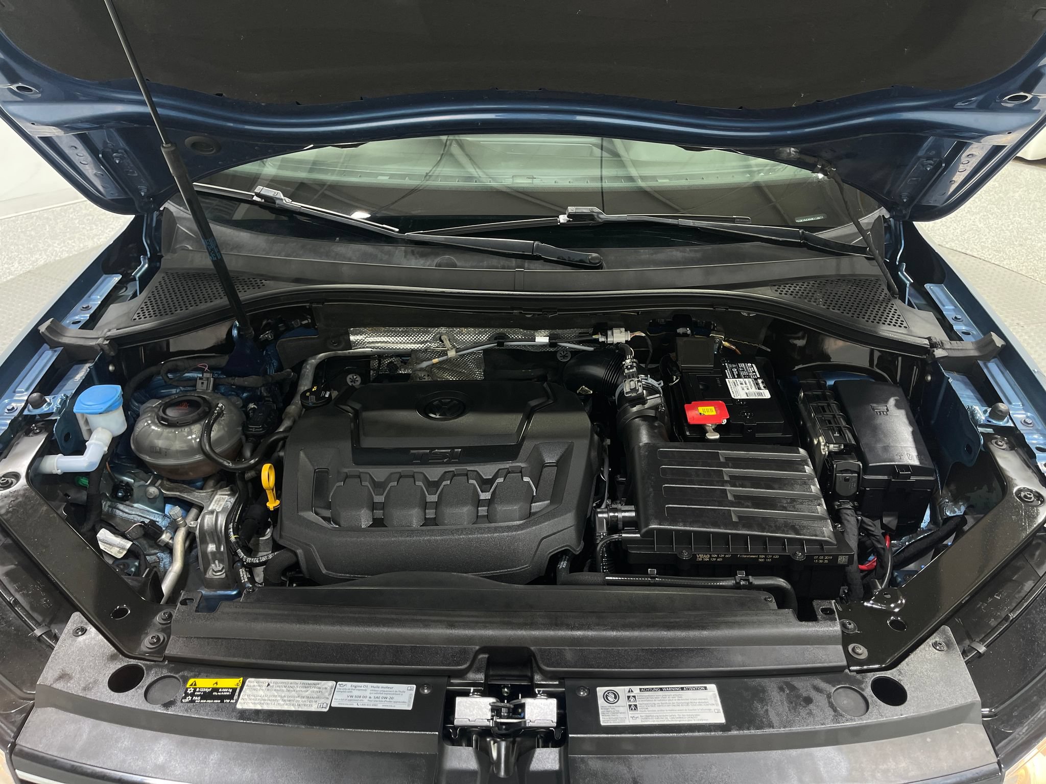 Used 2019 Volkswagen Tiguan SEL AWD/4WD image 26