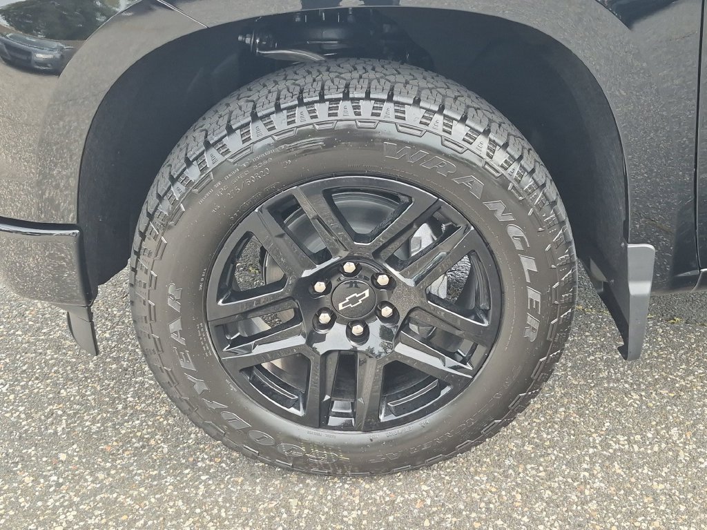 New 2026 Chevrolet Silverado 1500 Custom w/ Turbomax Blackout Package AWD/4WD image 25
