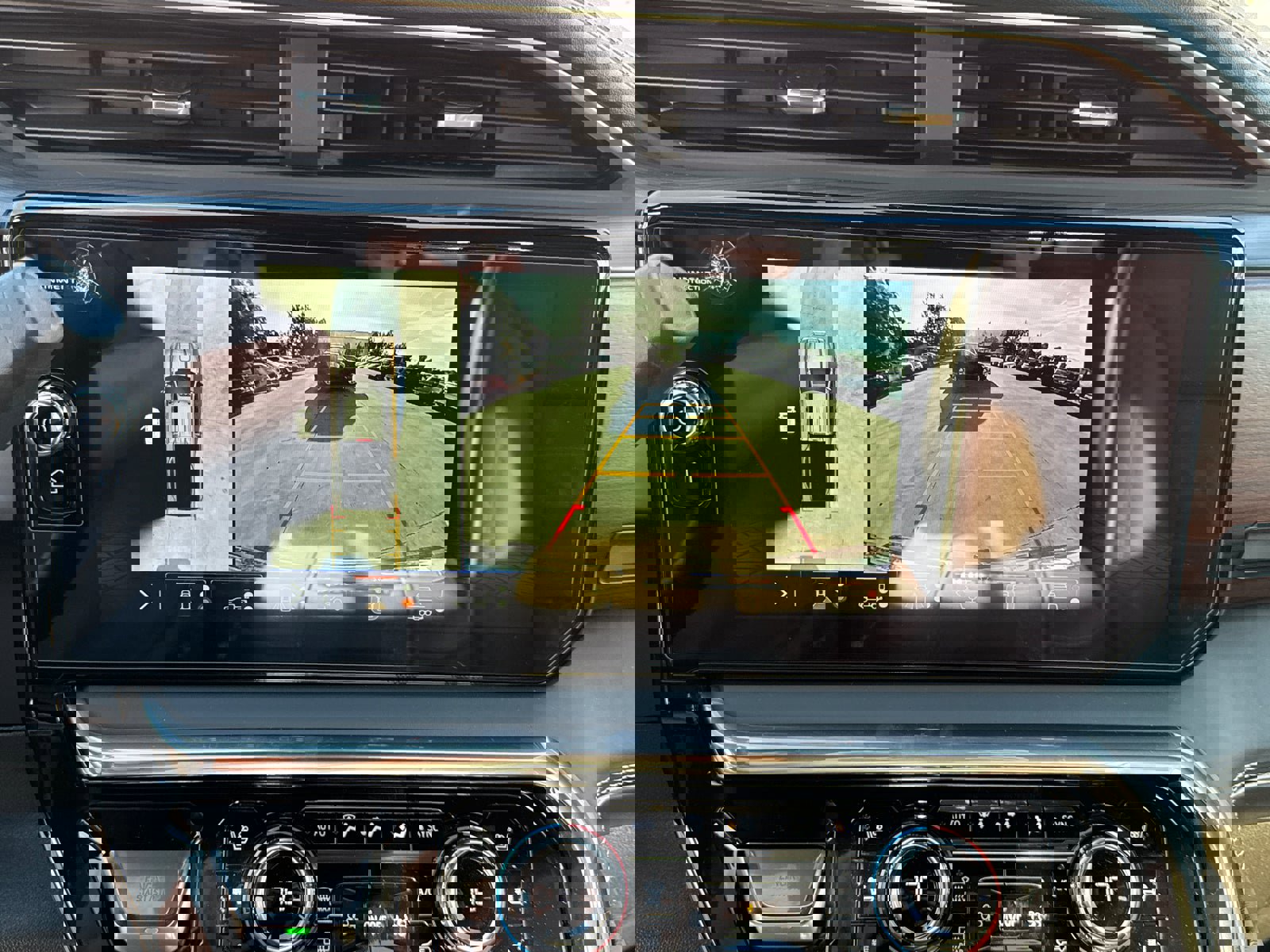 New 2026 GMC Sierra 3500 Denali Ultimate w/ LPO, Black Badging Package image 36