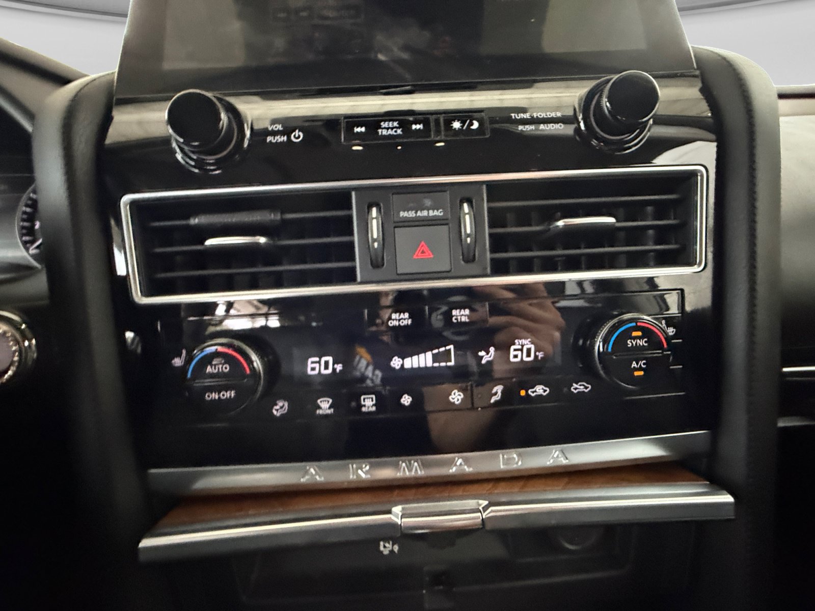 Used 2022 Nissan Armada SL w/ Captain's Chairs Package RWD image 21
