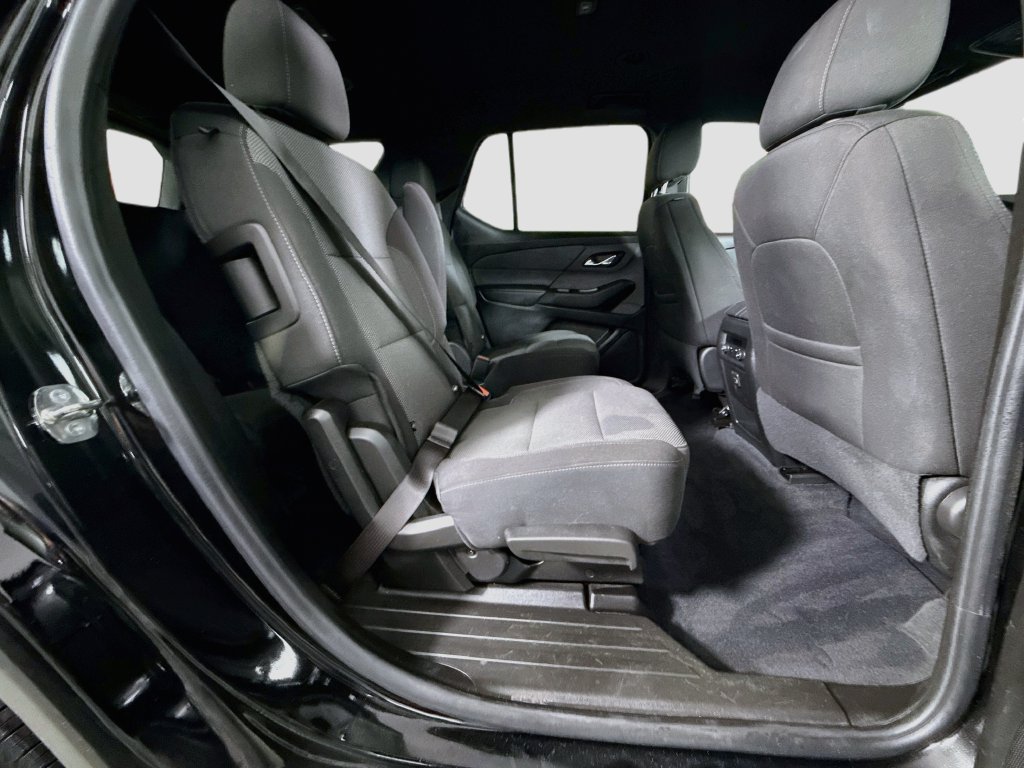 Used 2023 Chevrolet Traverse LT FWD image 31