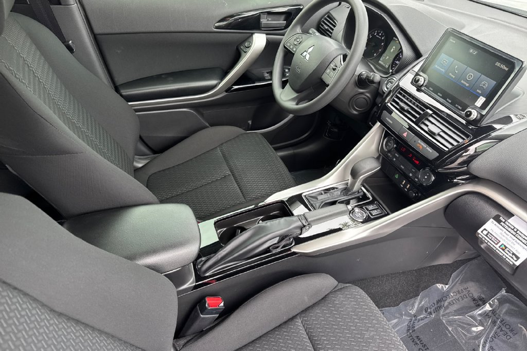 New 2026 Mitsubishi Eclipse Cross LE AWD/4WD image 17