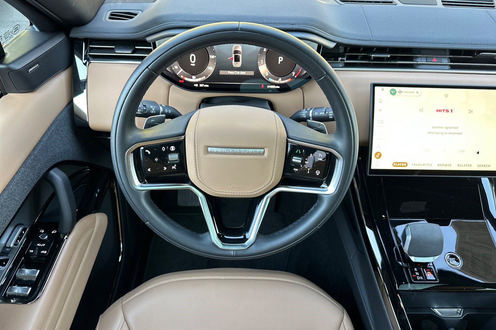 Used 2025 Land Rover Range Rover Sport SE image 28