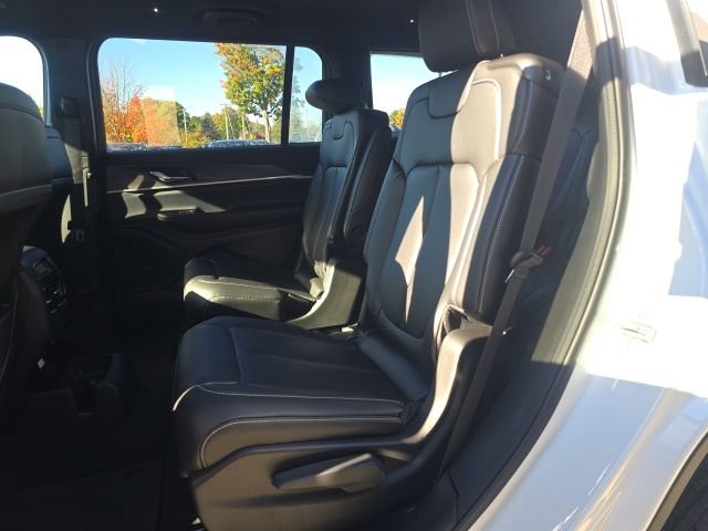 New 2025 Jeep Grand Cherokee L Limited image 27