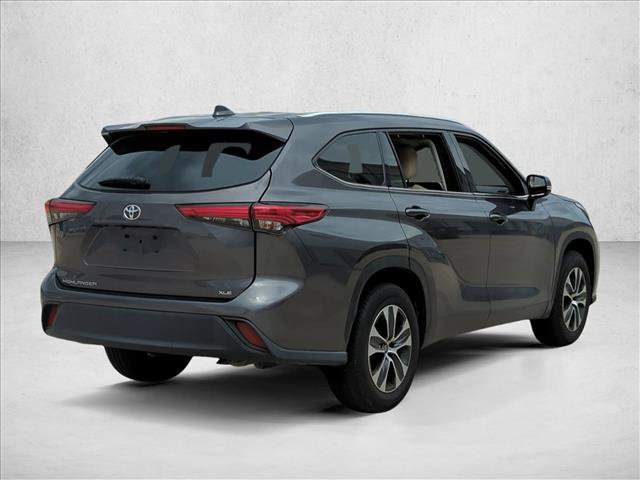 Used 2021 Toyota Highlander XLE FWD image 5