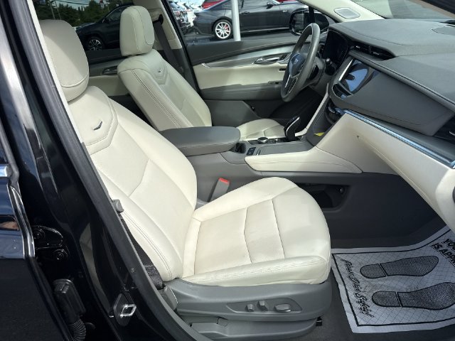 Used 2023 Cadillac XT5 Premium Luxury w/ Technology Package AWD/4WD image 34