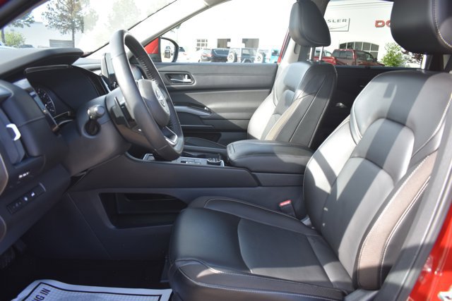 Used 2023 Nissan Pathfinder SL w/ Lighting Package (N92) AWD/4WD image 14