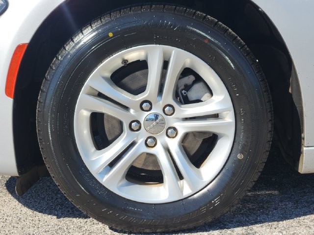 Used 2022 Dodge Charger SXT RWD image 8