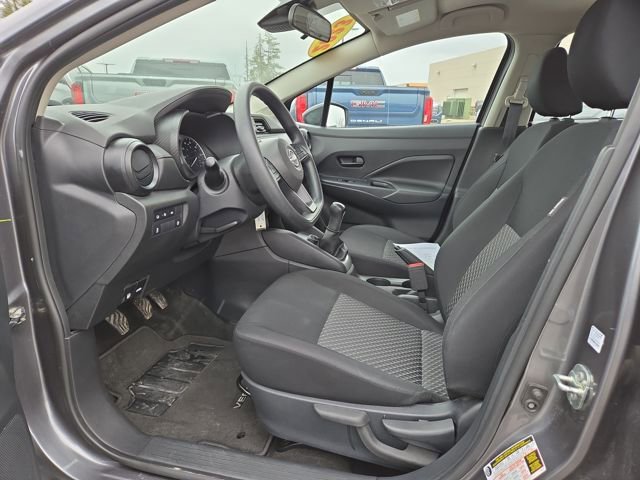 Used 2023 Nissan Versa S image 3