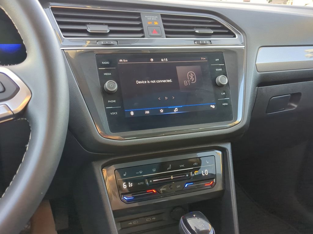 Used 2022 Volkswagen Tiguan SE image 20