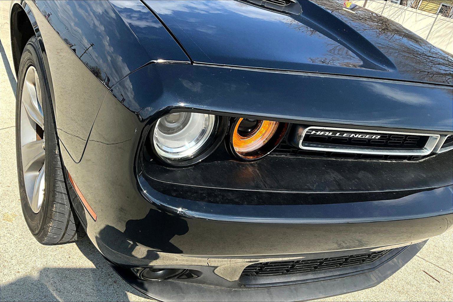 Used 2016 Dodge Challenger SXT image 28