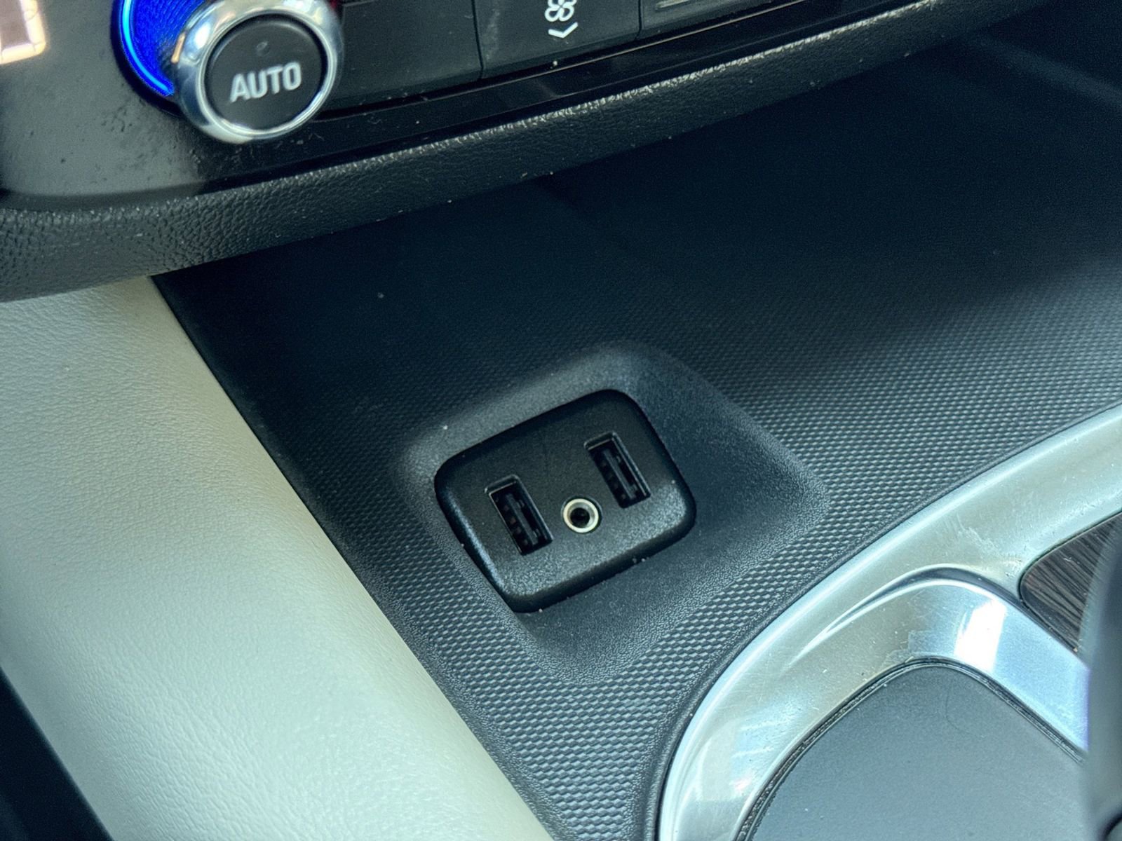 Used 2018 Buick Enclave Essence FWD image 34
