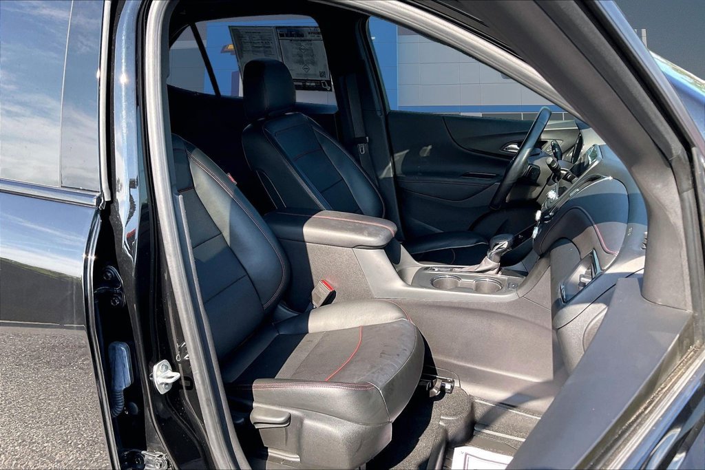 Used 2023 Chevrolet Equinox RS w/ RS Leather Package FWD image 33