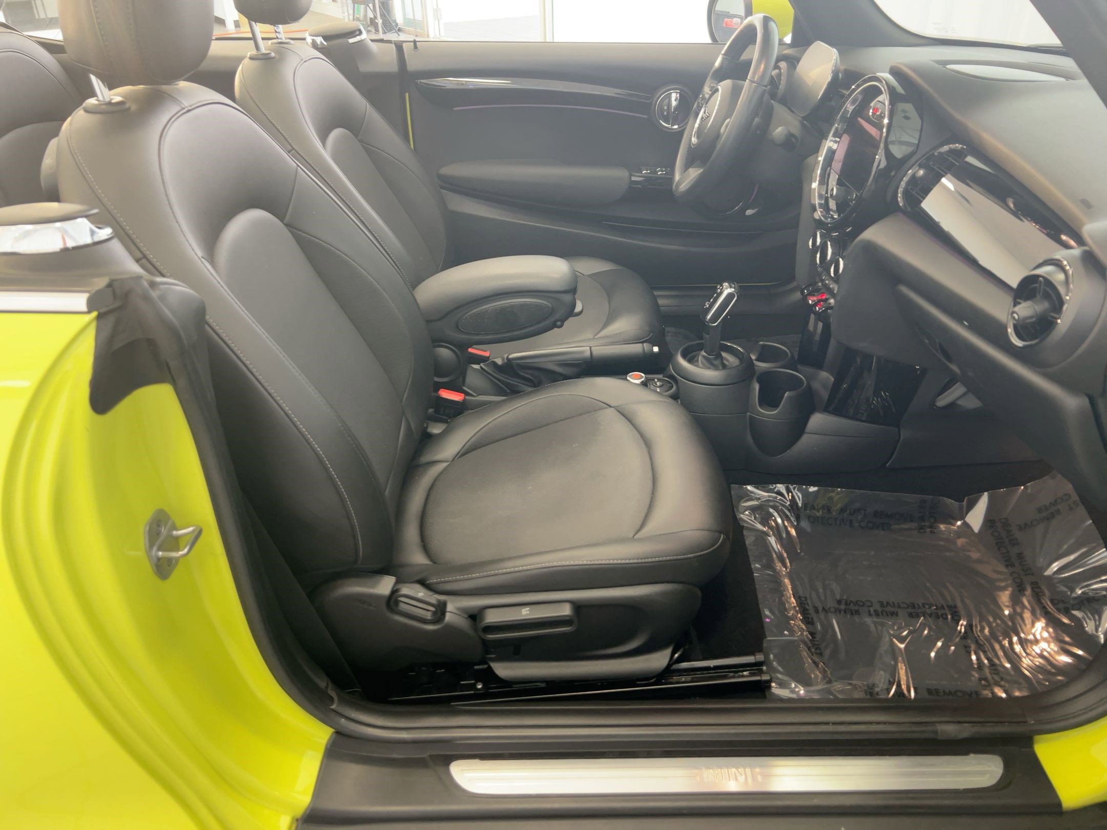 Used 2022 MINI Cooper Convertible image 29