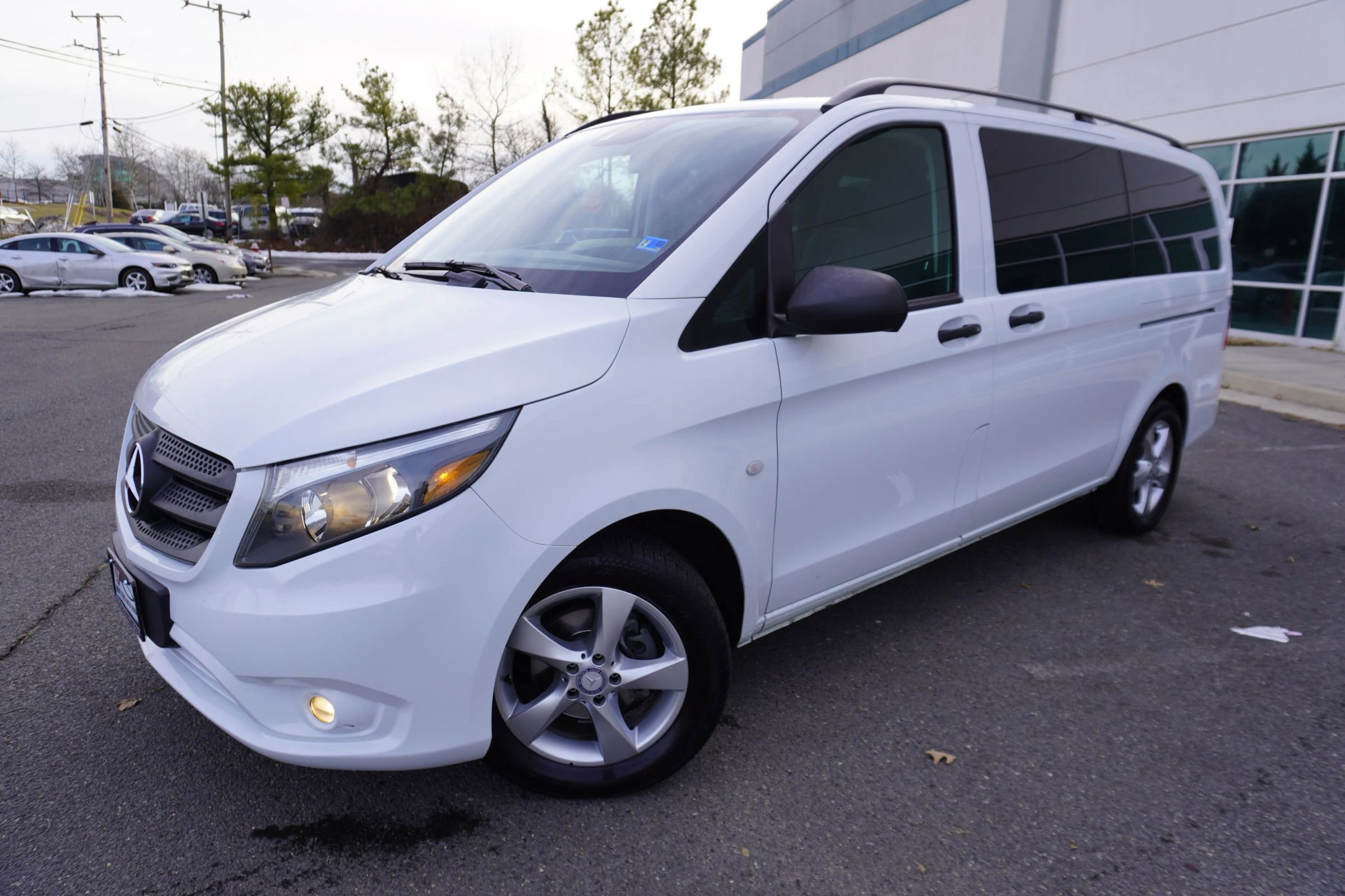 Used 2016 Mercedes-Benz Metris Passenger image 3