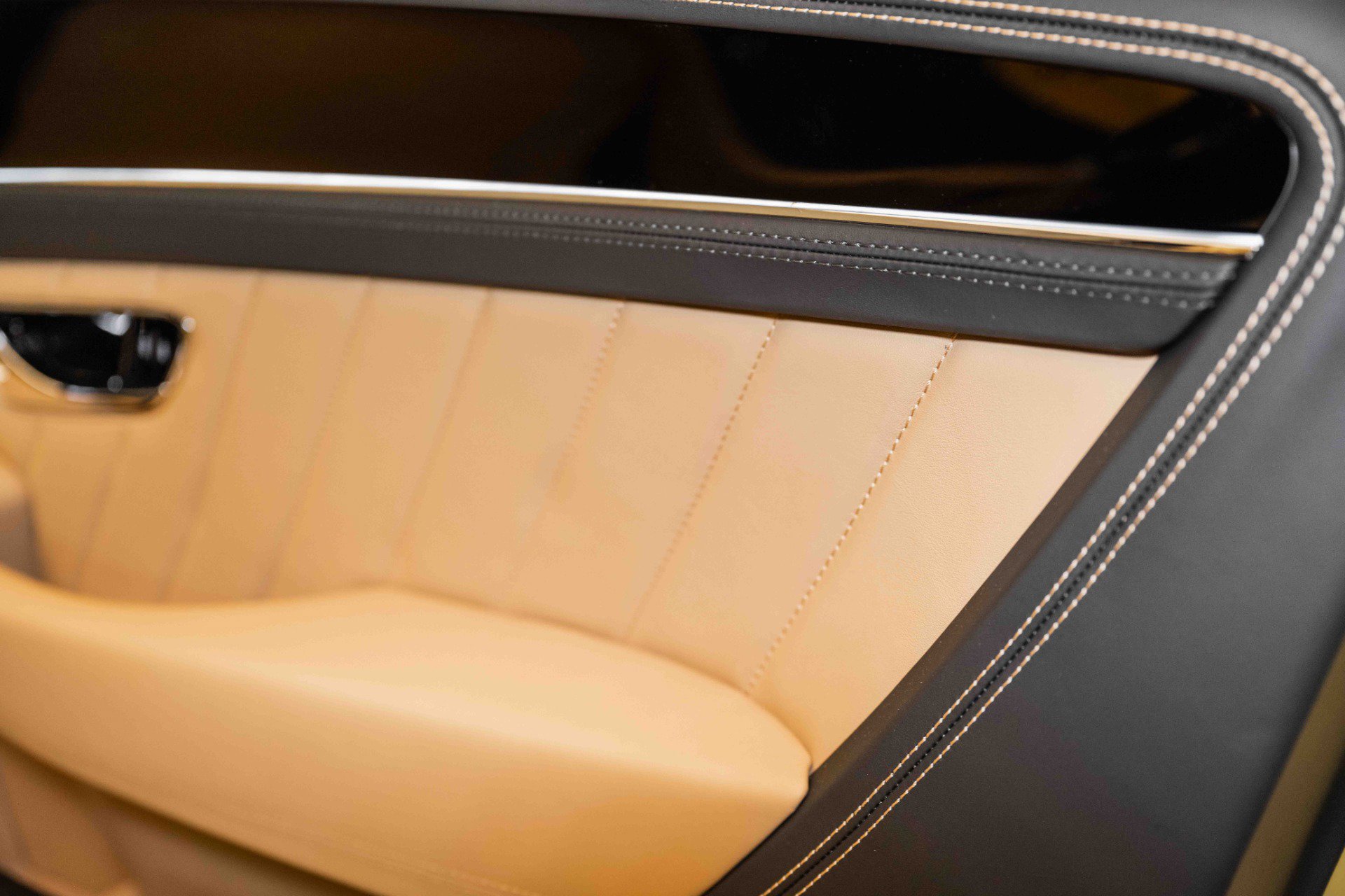 Used 2024 Bentley Continental GT V8 image 43