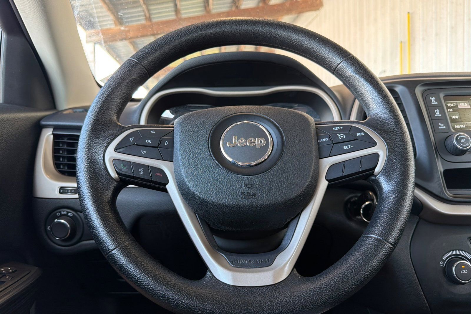 Used 2017 Jeep Cherokee Sport FWD image 20