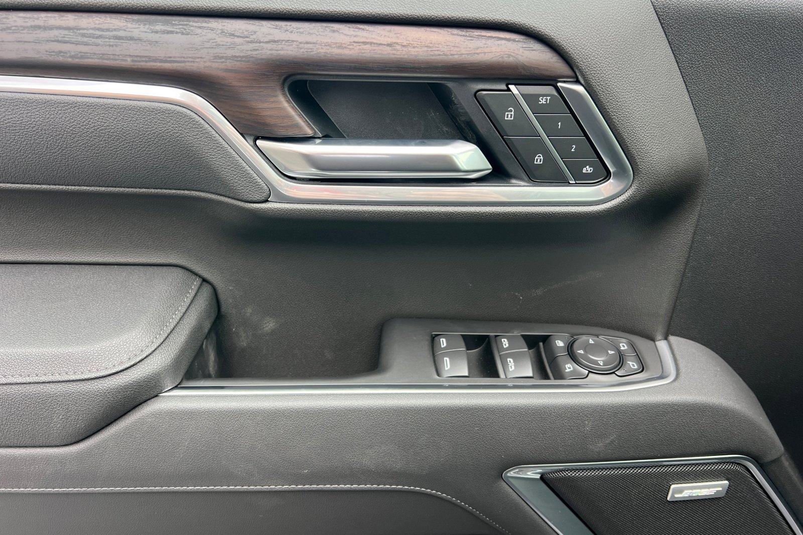 New 2026 GMC Sierra 1500 SLT w/ SLT Convenience Package image 9