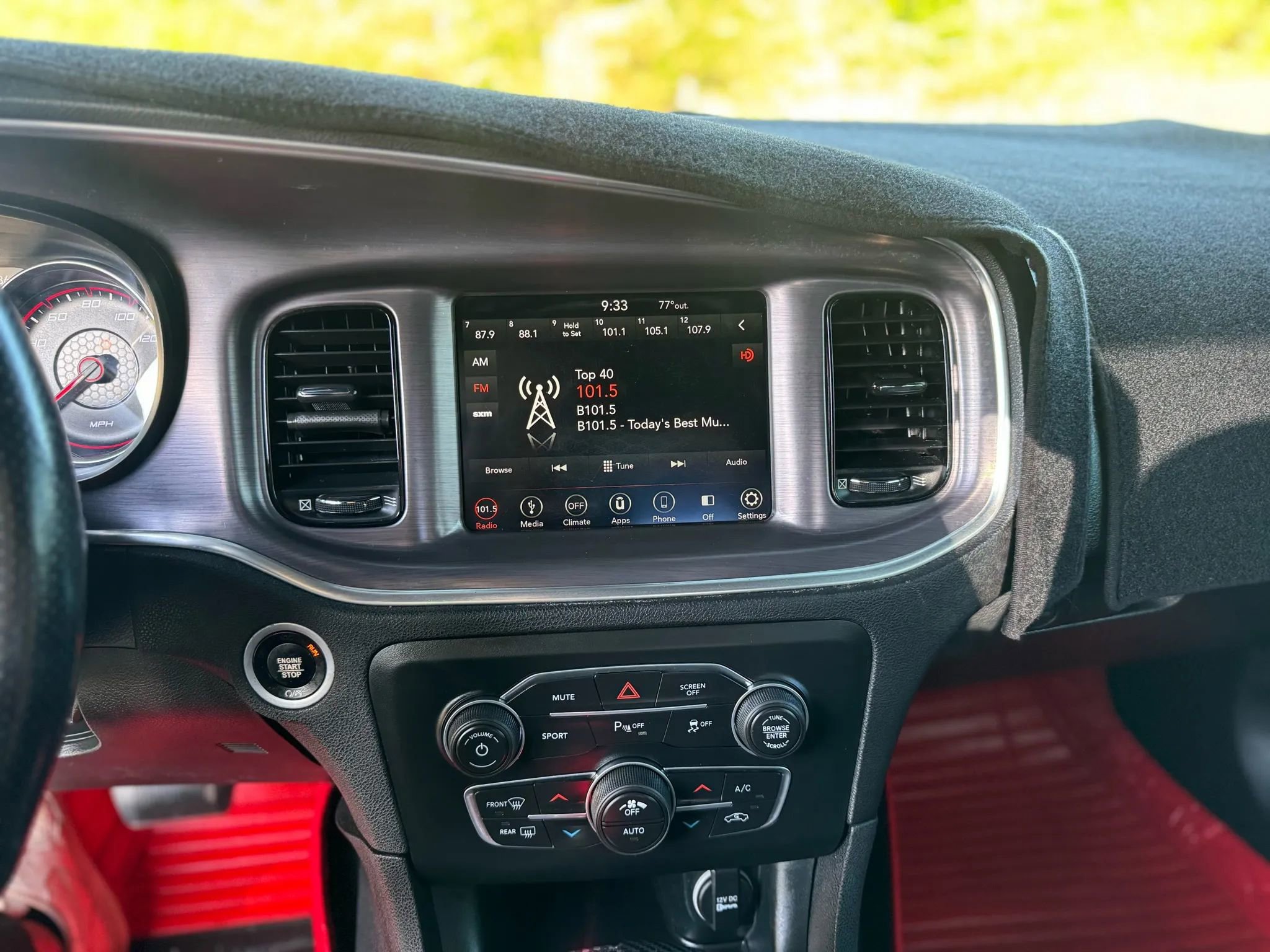 Used 2019 Dodge Charger R/T RWD image 15