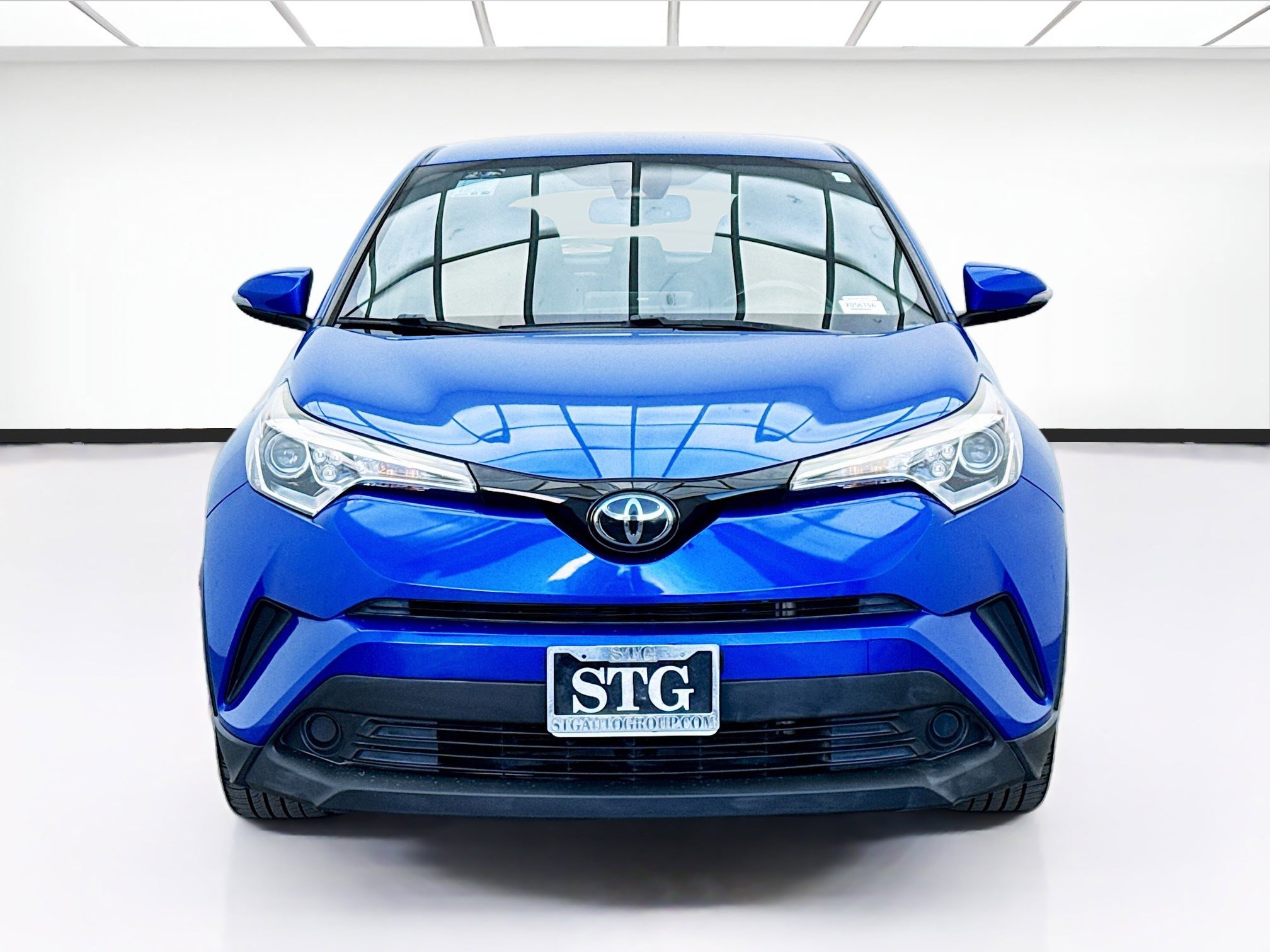 Used 2018 Toyota C-HR XLE image 2