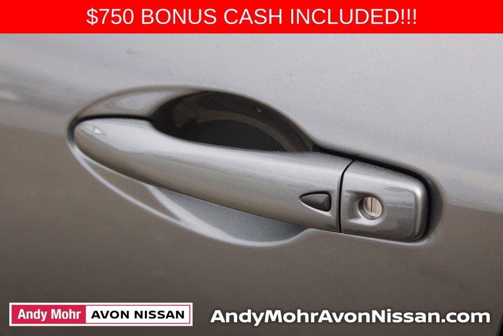 New 2025 Nissan Versa SR w/ Trunk Package image 7
