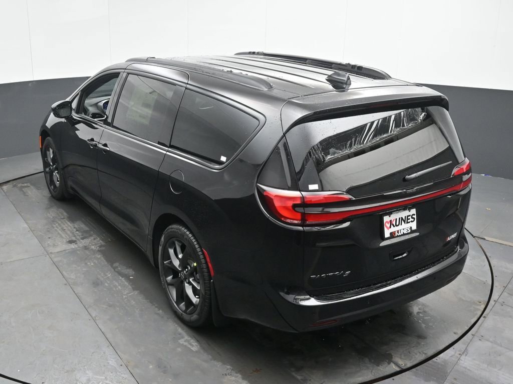 New 2026 Chrysler Pacifica Select image 37