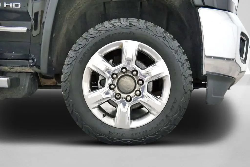 Used 2019 GMC Sierra 2500 SLT w/ Driver Alert Package AWD/4WD image 35