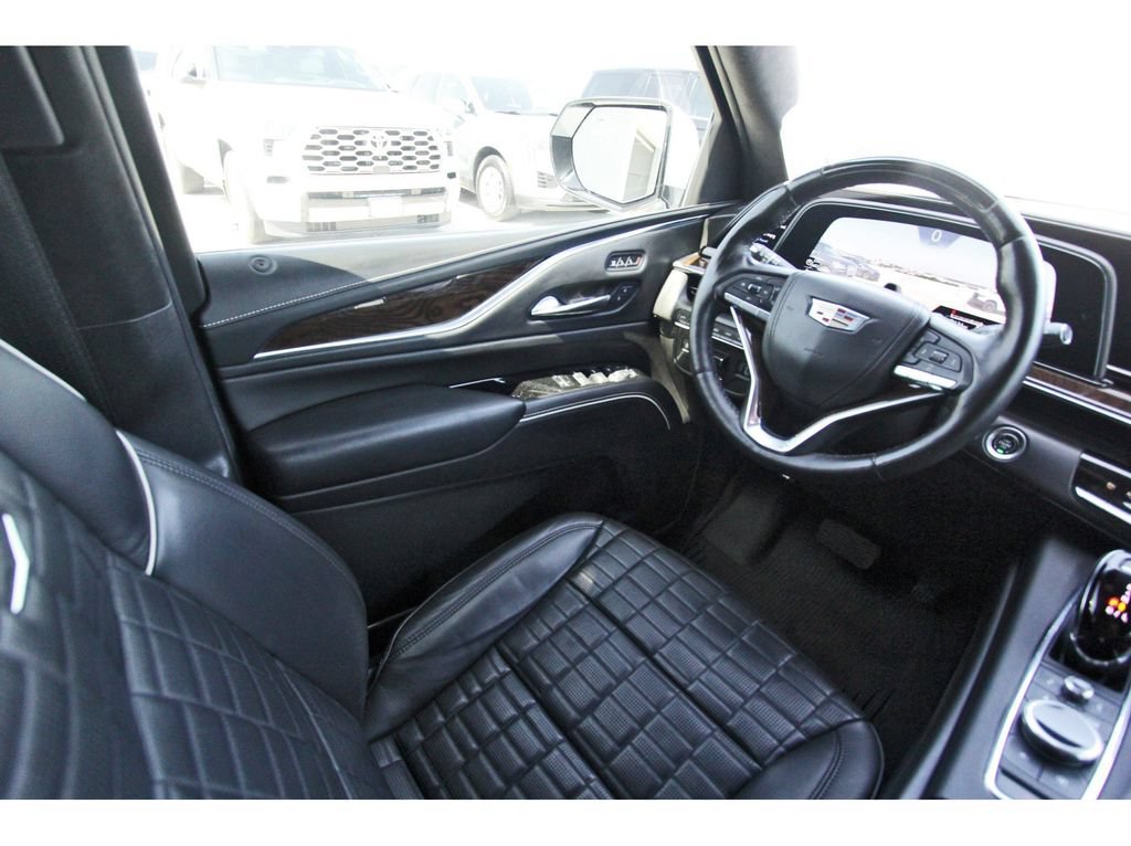 Used 2021 Cadillac Escalade Premium Luxury Platinum AWD/4WD image 8