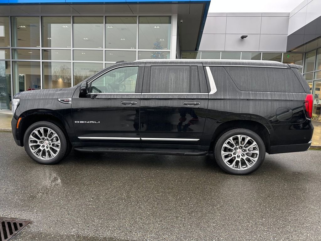 Used 2025 GMC Yukon XL Denali image 2