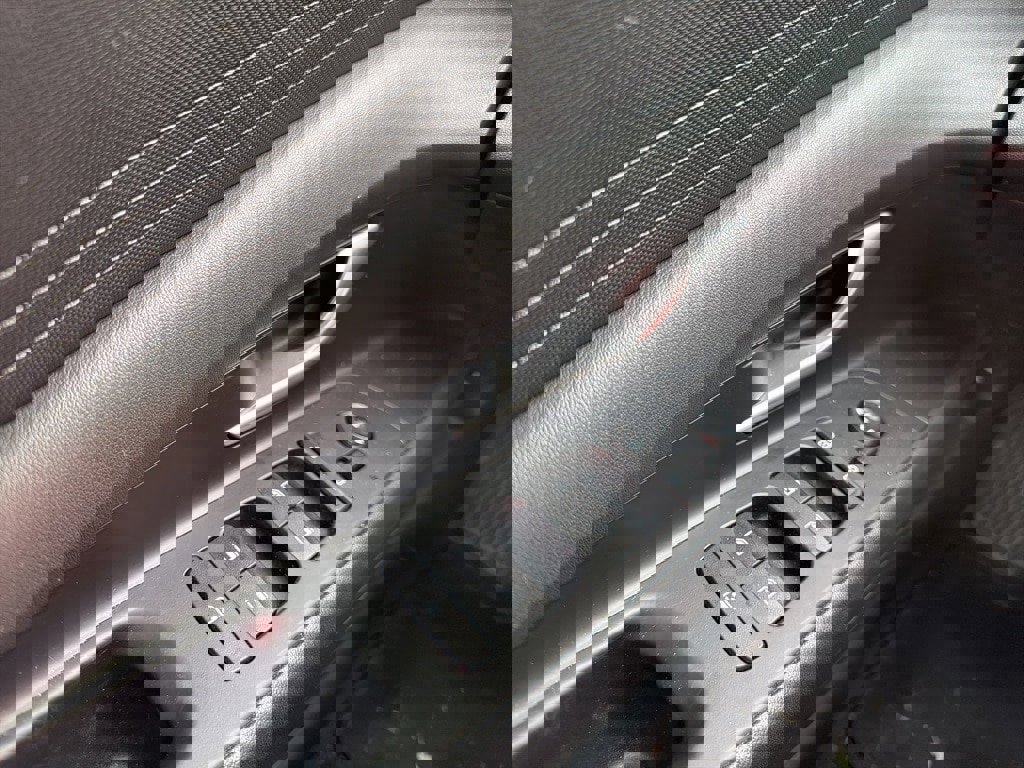 Certified 2022 Hyundai Elantra SEL image 26