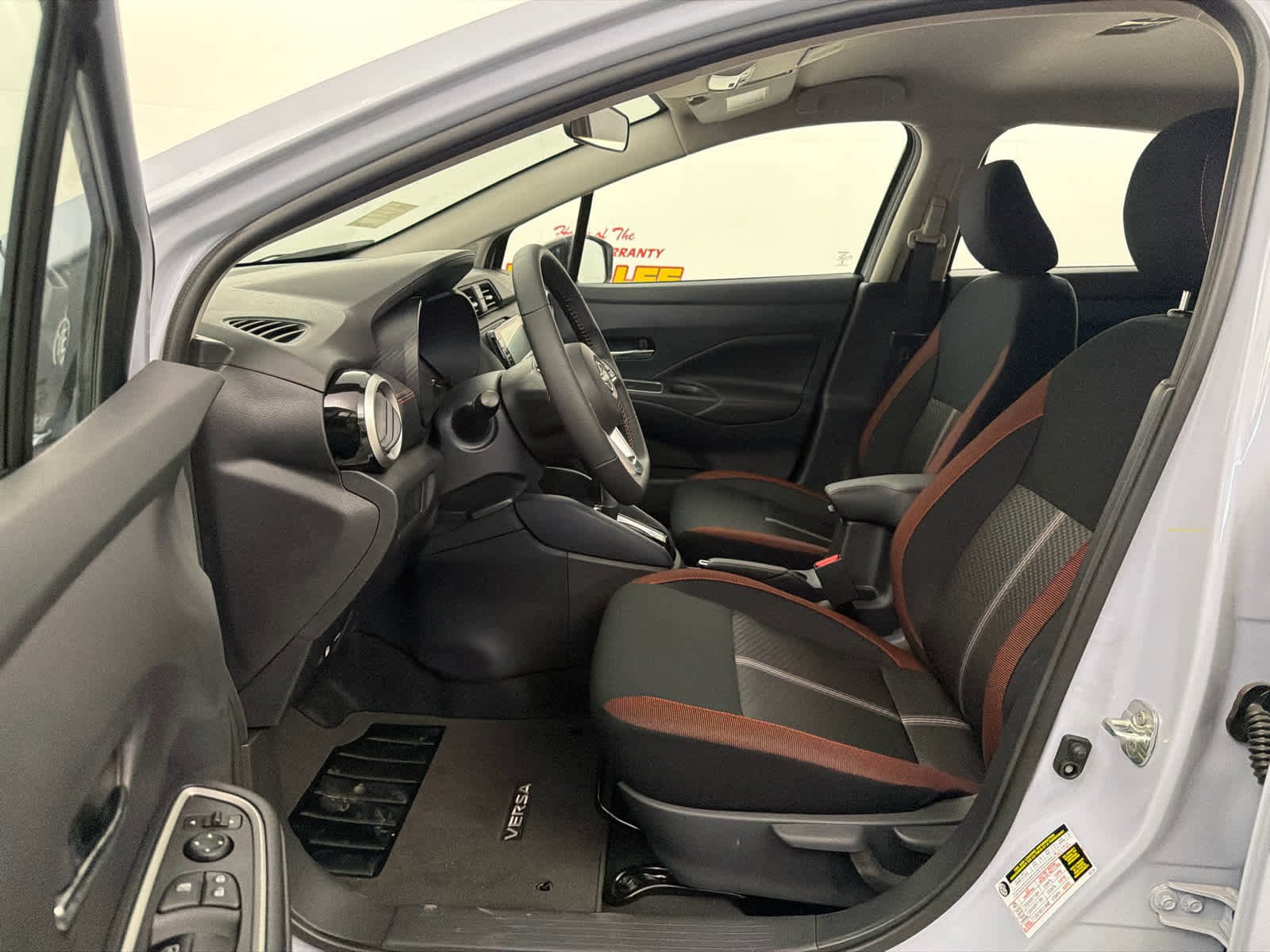 New 2025 Nissan Versa SR w/ Trunk Package image 14