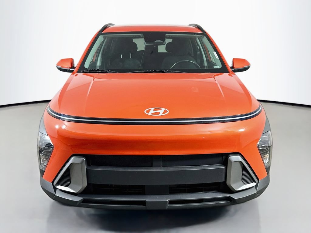 Used 2024 Hyundai Kona SEL FWD image 2