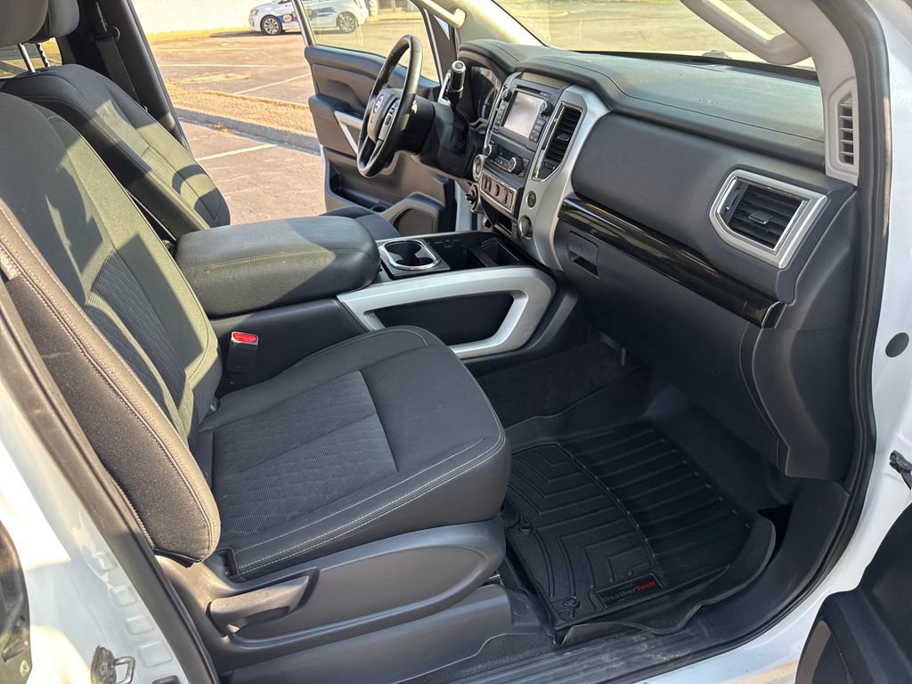 Used 2018 Nissan Titan SV w/ SV Convenience Package AWD/4WD image 39