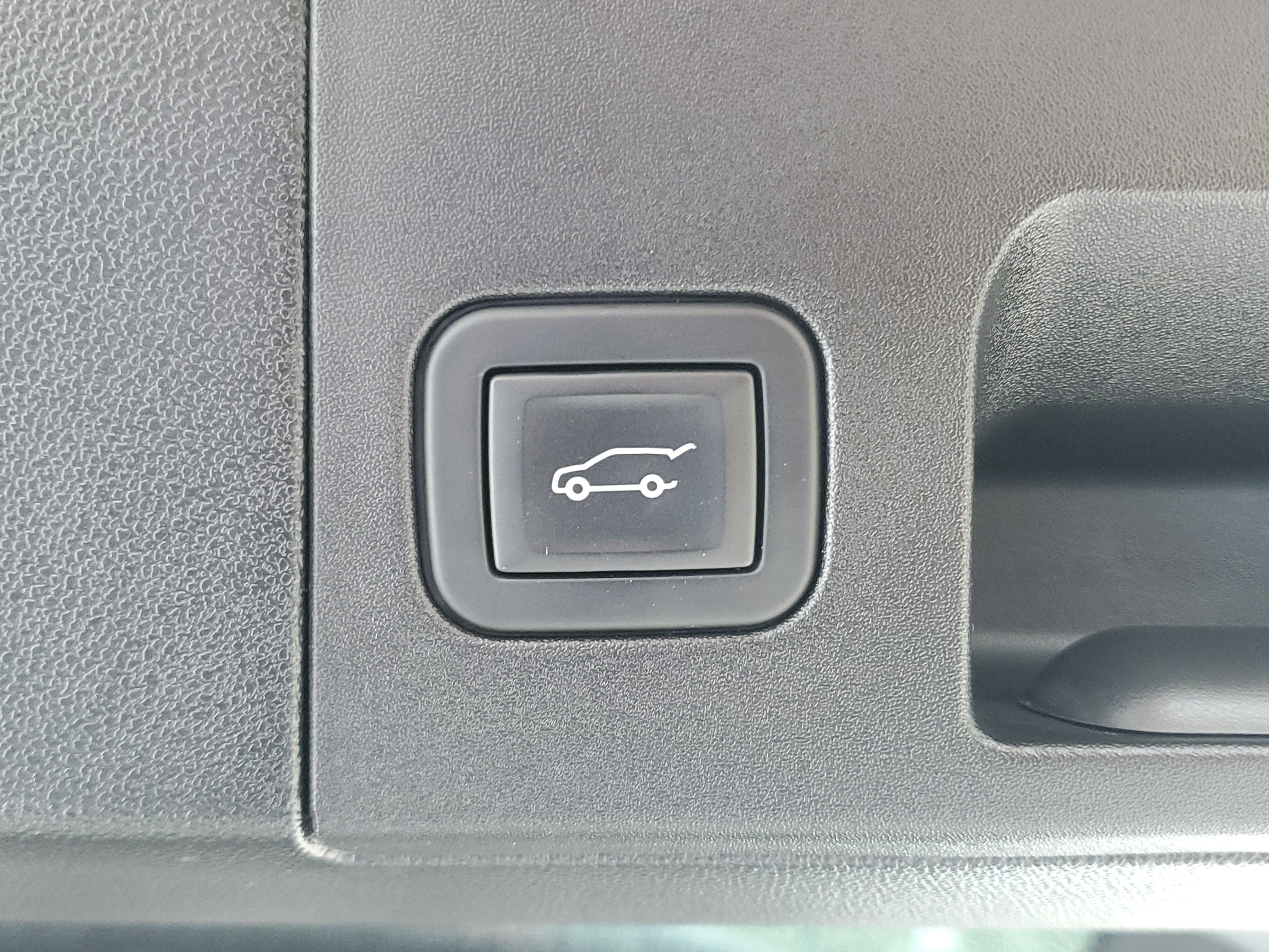 Used 2023 Cadillac XT5 Premium Luxury w/ Technology Package image 10