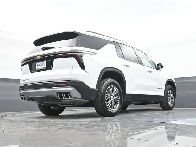 Used 2025 Chevrolet Traverse LT w/ Driver Confidence Package AWD/4WD image 49
