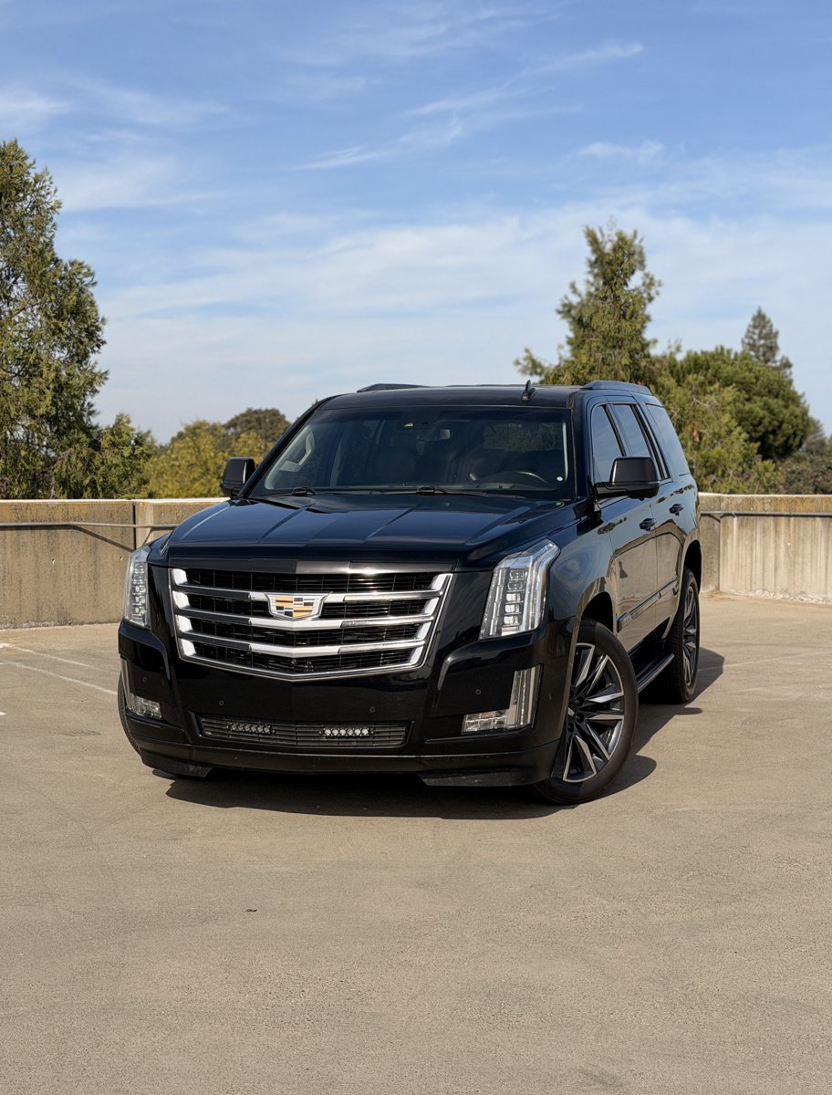 Used 2017 Cadillac Escalade Luxury AWD/4WD image 19
