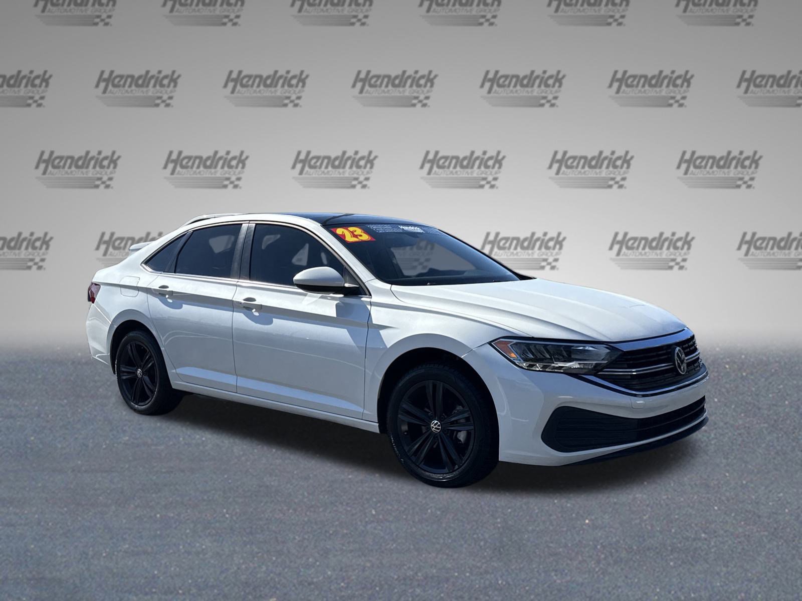 Used 2023 Volkswagen Jetta SE w/ Panoramic Sunroof Package image 2