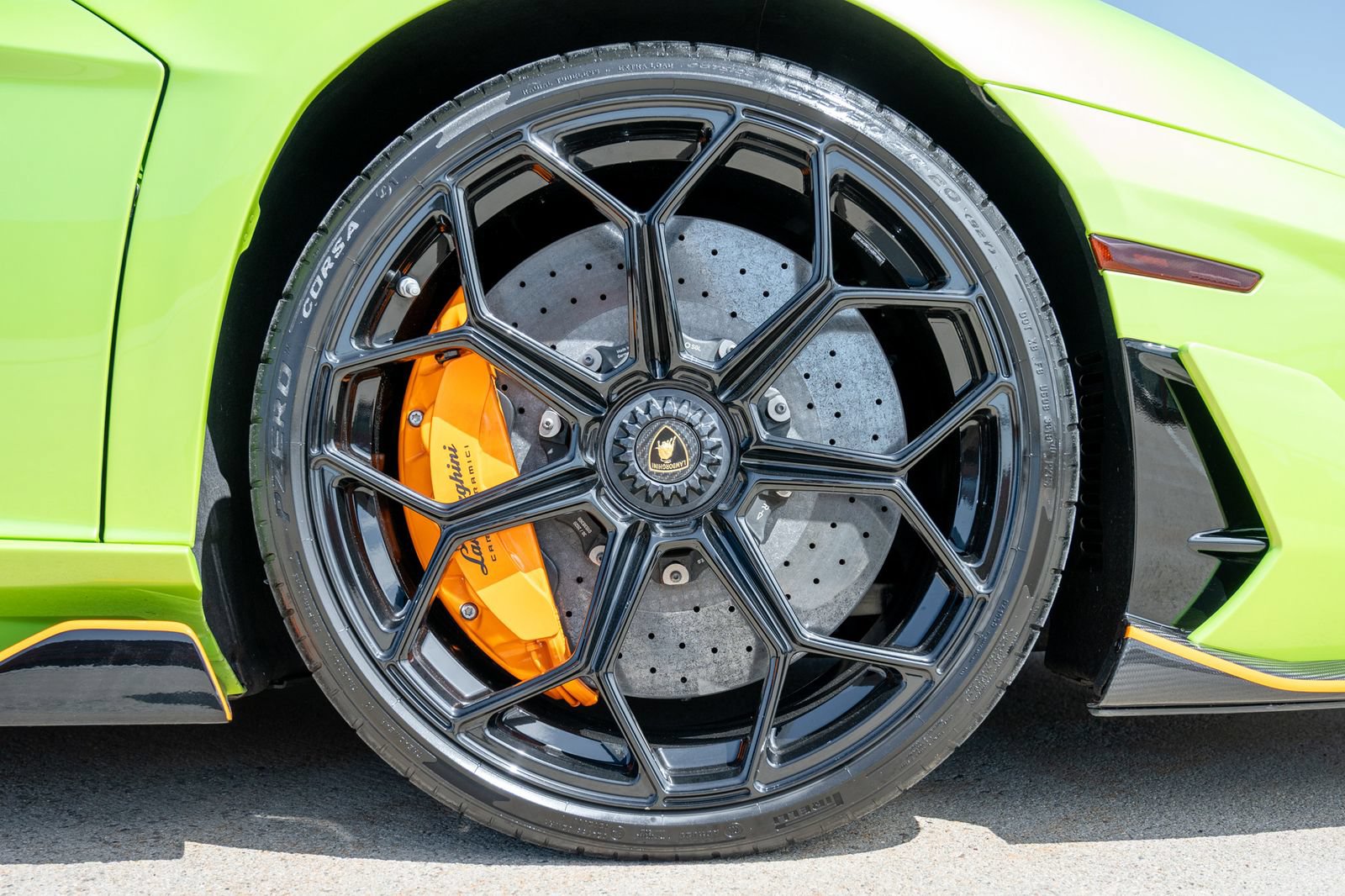 Used 2021 Lamborghini Aventador SVJ AWD/4WD image 19
