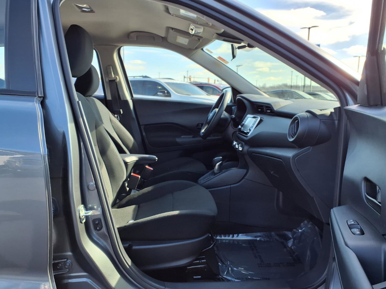 Used 2025 Nissan Kicks Play S image 21