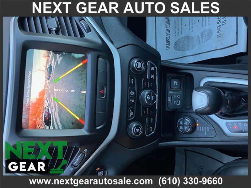 Used 2015 Jeep Cherokee Trailhawk w/ Comfort/Convenience Group image 17