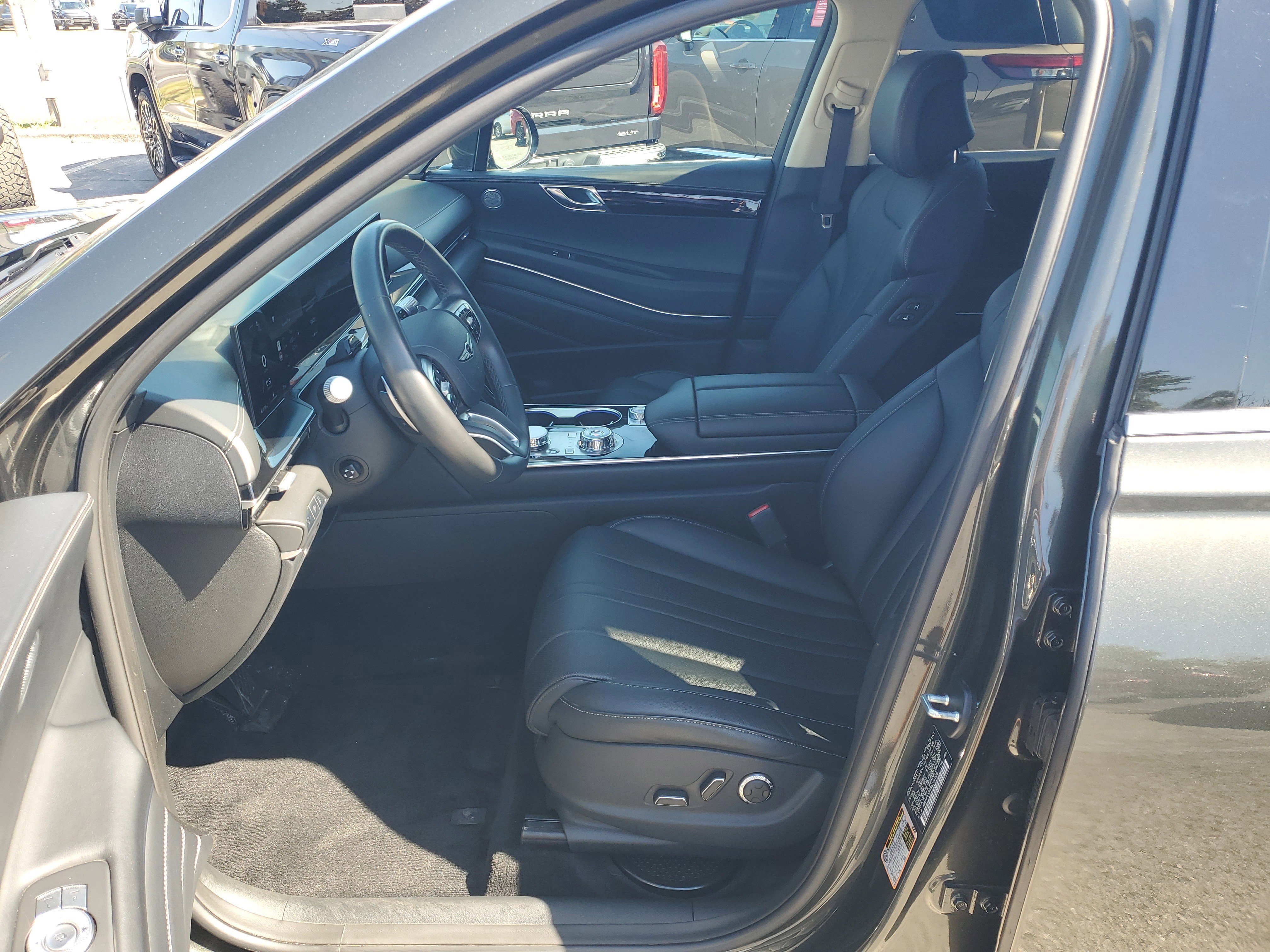 Used 2025 Genesis GV80 2.5T Standard AWD/4WD image 11